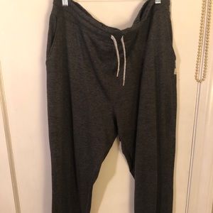 Vuori ladies performance joggers XL - like new!!!
